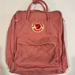Fjallraven Kånken Pink Backpack